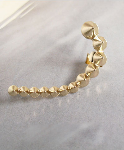 Gorgeous Golden Rivets Ear Bones Clip on Luulla